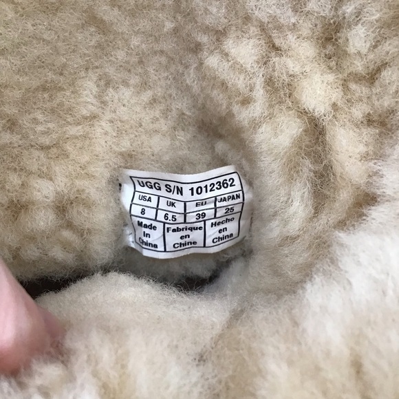 UGG Women’s Keely Winter Boot Suede Leather Genuine Sheepskin Toggle Size 8 - Picture 9 of 9